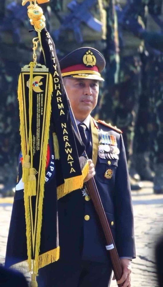 Prestasi Polri: Divisi Humas Raih Nugraha Sakanti dari Presiden