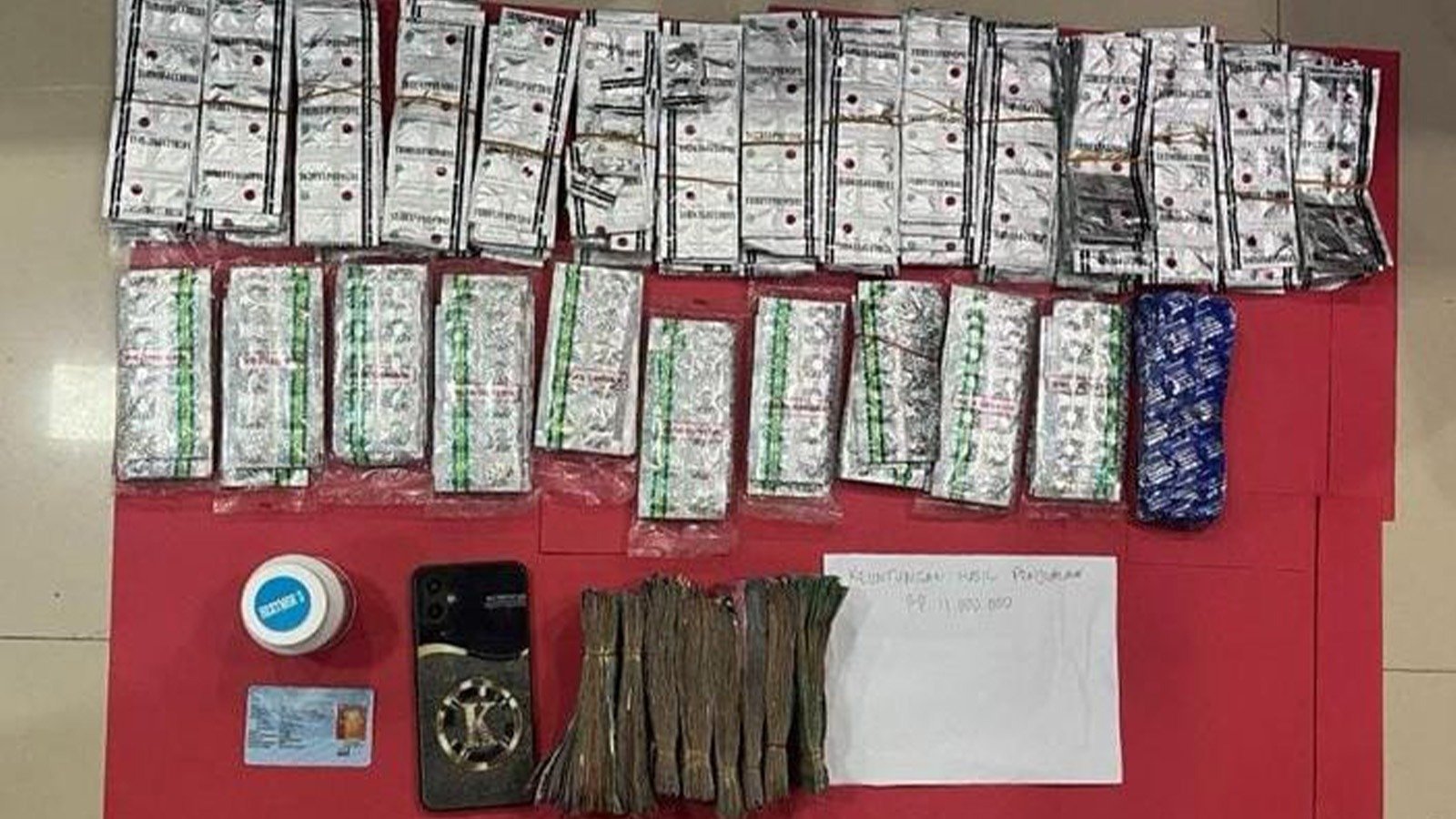 Halo Dunia : Polda Metro Bongkar Peredaran 4.395 Obat Berbahaya tanpa Izin Edar di Jagakarsa, 1 Orang Turut diamankan